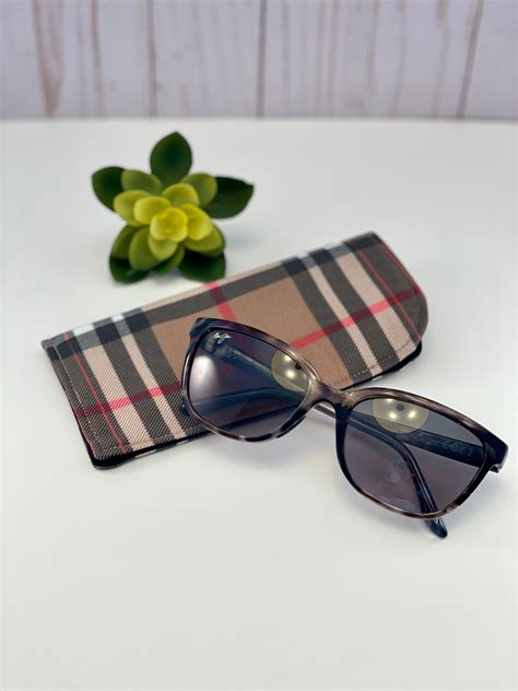 burberry glasses case uk|burberry sunglasses case women.